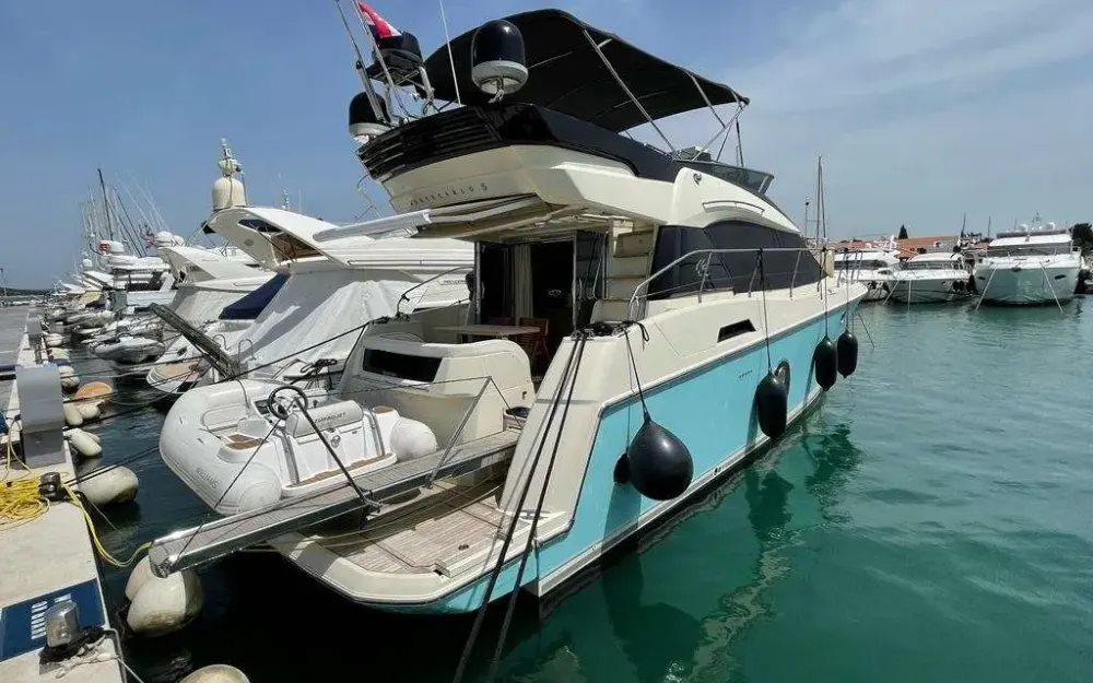 slider 0 Beneteau Monte Carlo 5