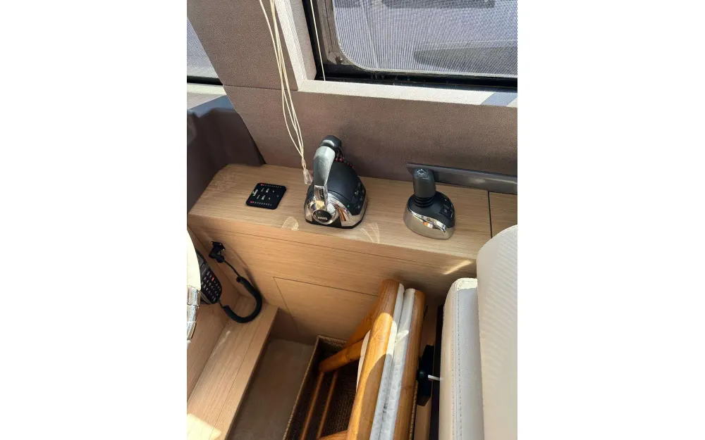 slider 15 Beneteau Monte Carlo 5