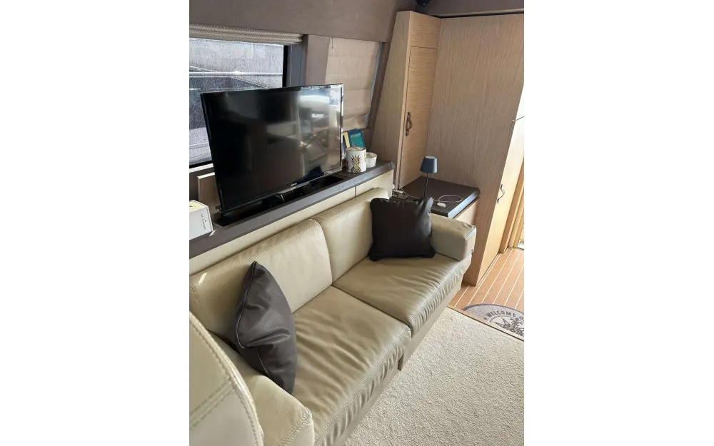 slider 4 Beneteau Monte Carlo 5