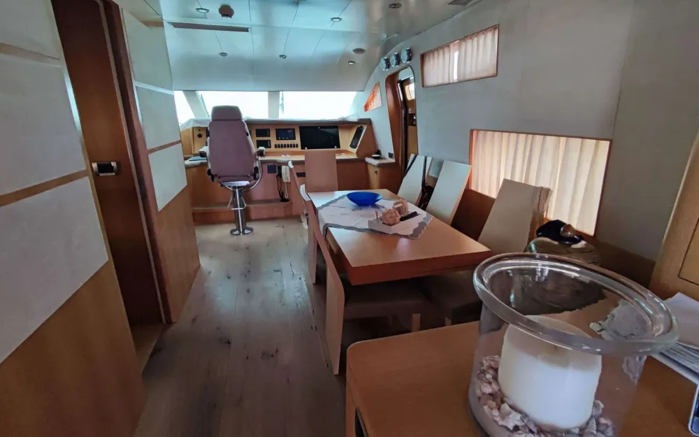 slider 14 Elegance Yachts Elegance 70
