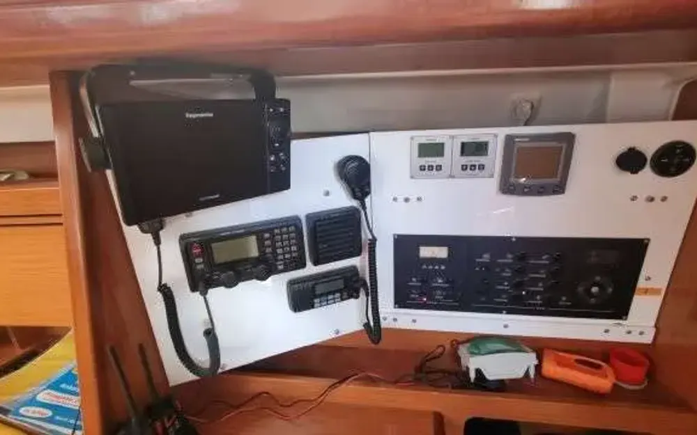 slider 9 Beneteau Cyclades 50.5