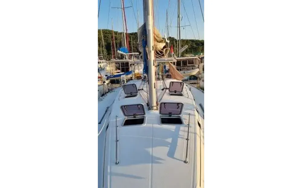 slider 11 Beneteau Cyclades 50.5