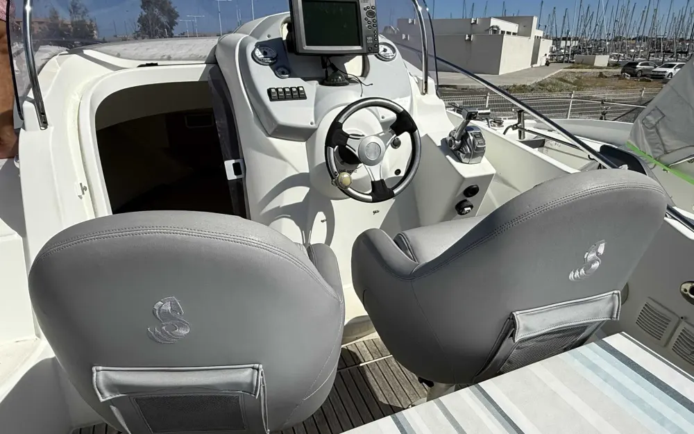 slider 9 Beneteau Flyer 750 Sun Deck