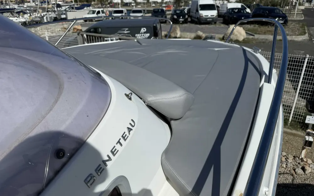slider 12 Beneteau Flyer 750 Sun Deck