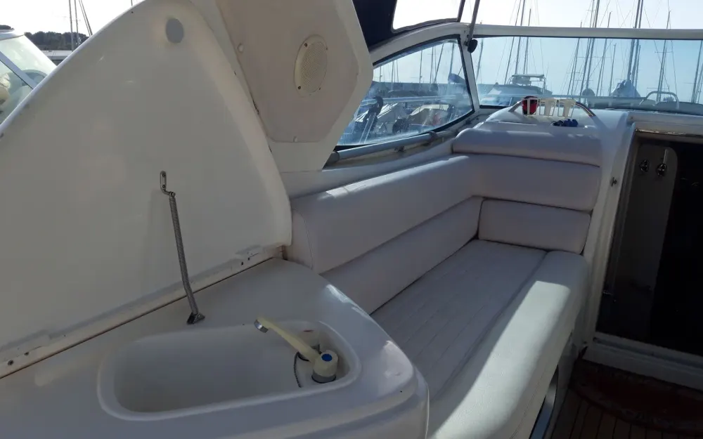 slider 17 Sealine  S 28