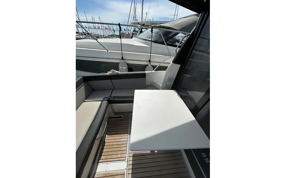slider 4 Jeanneau Merry Fisher 895