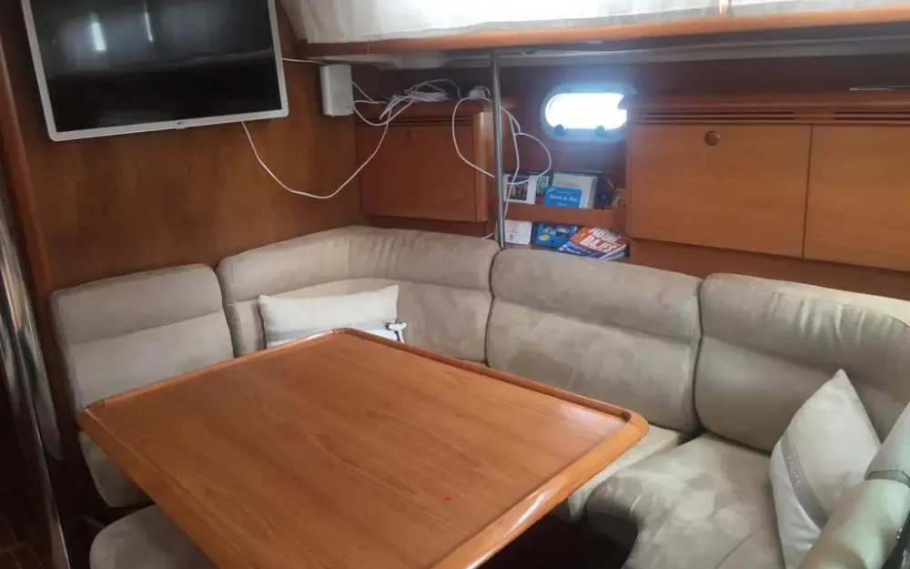 slider 15 Jeanneau Sun Odyssey 43