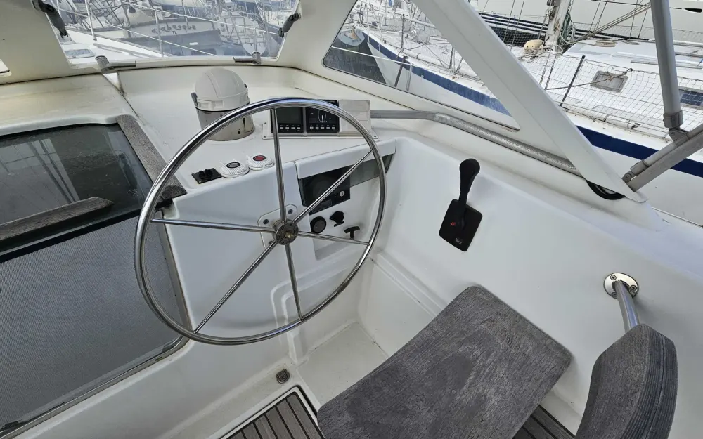 slider 9 Beneteau Oceanis 42 CC