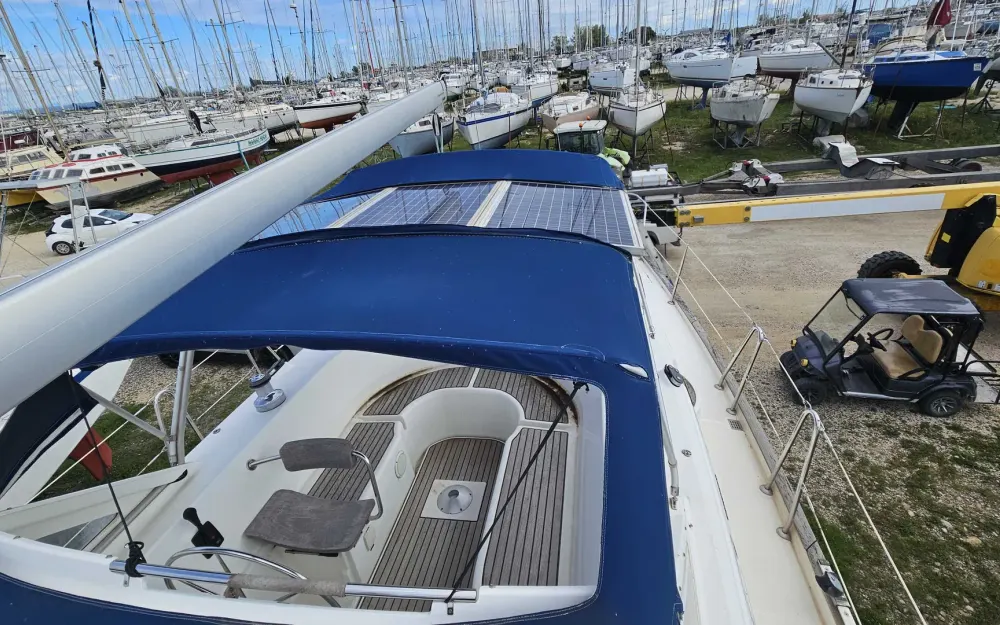 slider 10 Beneteau Oceanis 42 CC