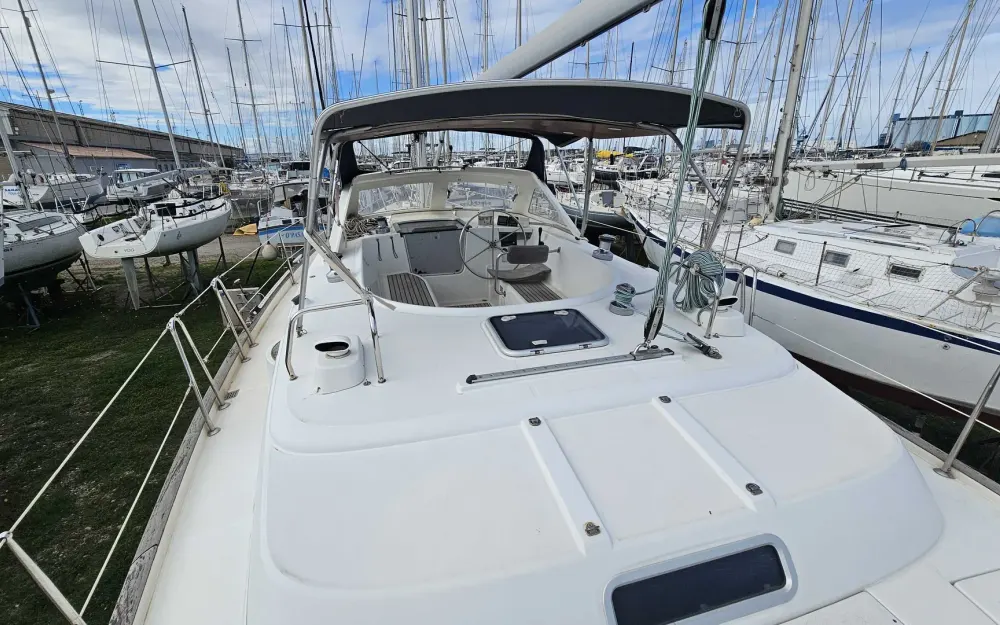 slider 6 Beneteau Oceanis 42 CC