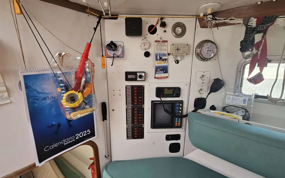 slider 9 Lerouge Yachts Design Pulsar 33