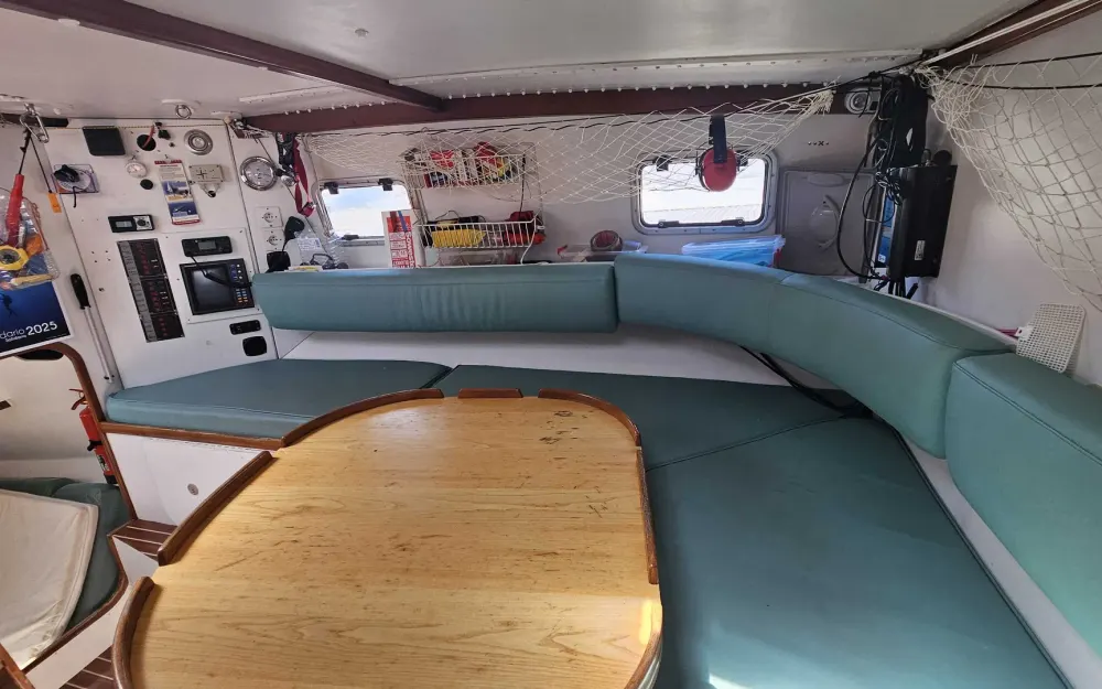 slider 1 Lerouge Yachts Design Pulsar 33