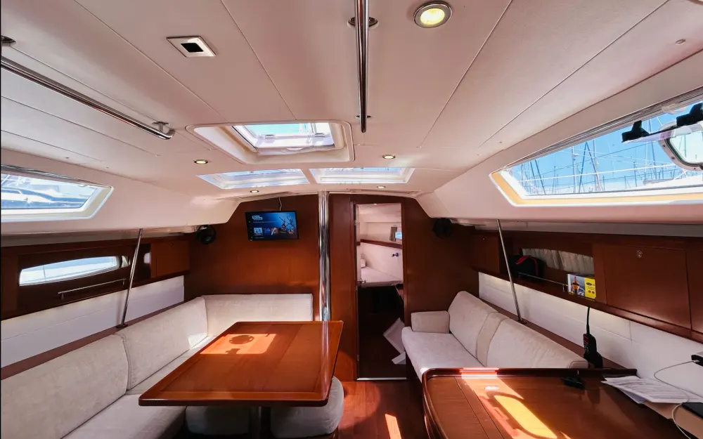 slider 1 Beneteau Oceanis 46
