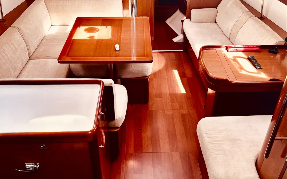 slider 2 Beneteau Oceanis 46