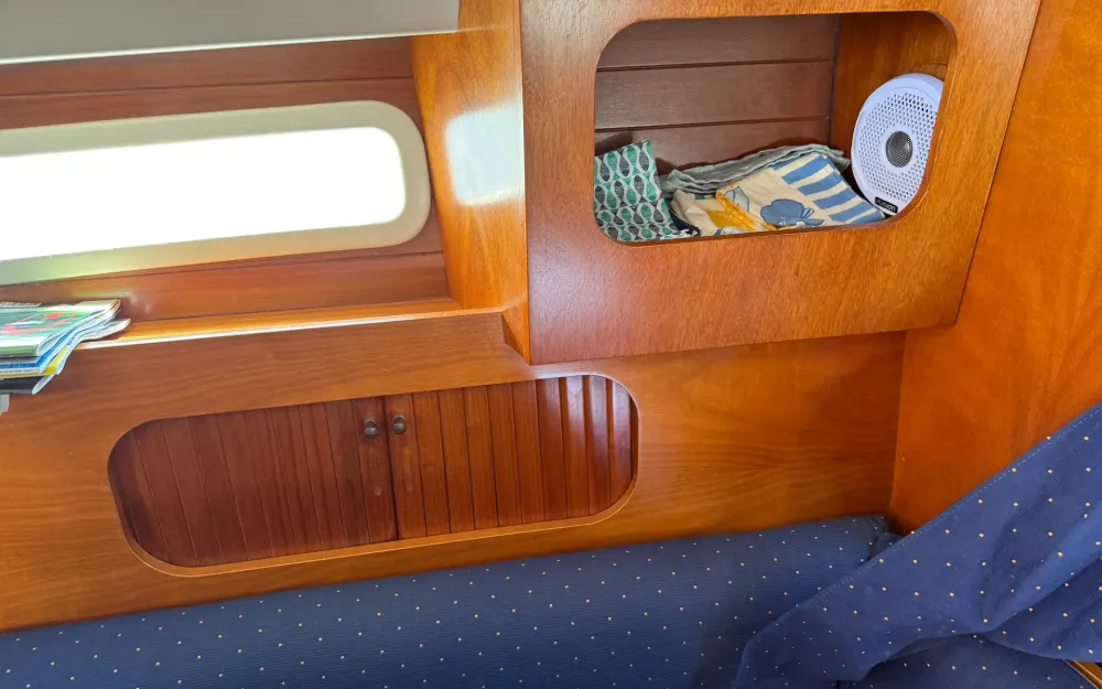 slider 9 Beneteau Oceanis 281