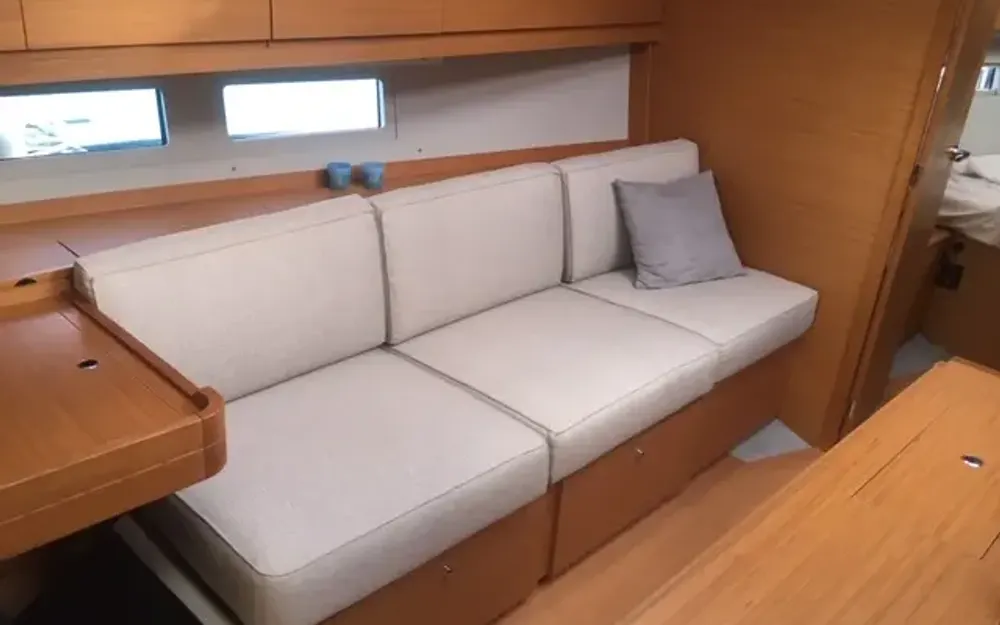 slider 6 Dufour  390