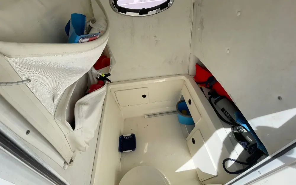 slider 14 Boston Whaler  26 Outrage