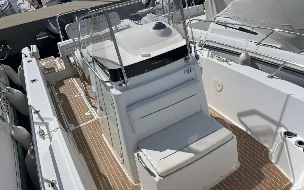 slider 8 Boston Whaler  26 Outrage