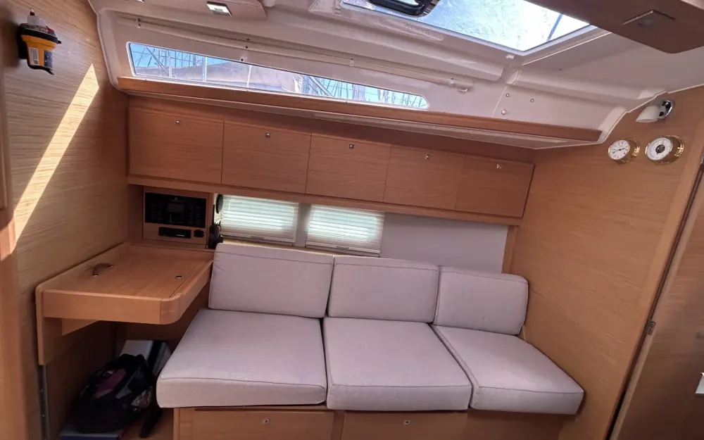 slider 13 Dufour  390 Grand Large