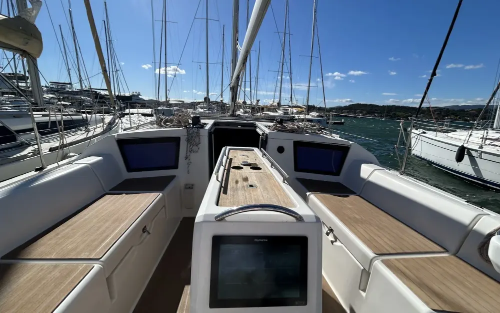 slider 17 Dufour  390 Grand Large