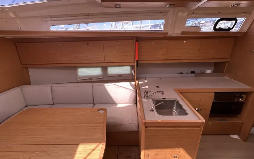 slider 2 Dufour  390 Grand Large