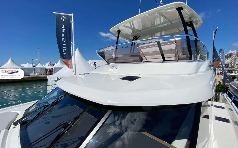 slider 19 Prestige Yachts M48