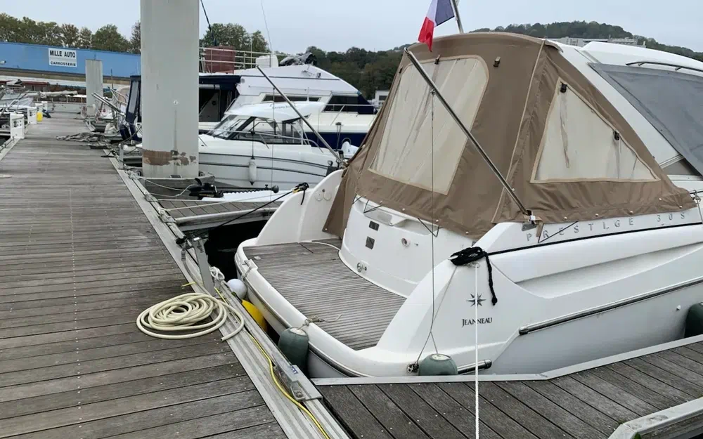 slider 2 Jeanneau Prestige 30