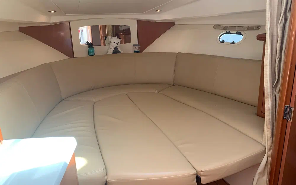 slider 9 Jeanneau Prestige 30