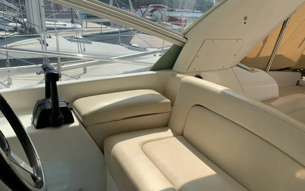 slider 6 Jeanneau Prestige 30