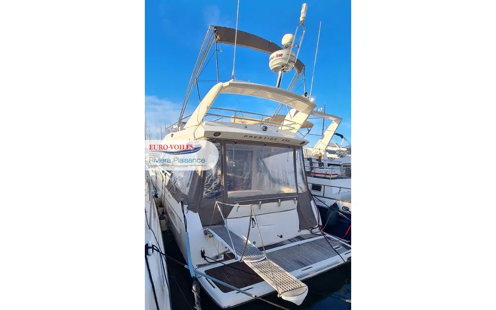 slider 0 Prestige Yachts 450 Fly