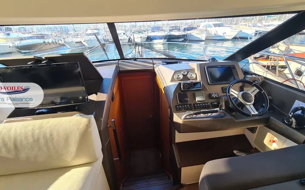 slider 13 Prestige Yachts 450 Fly