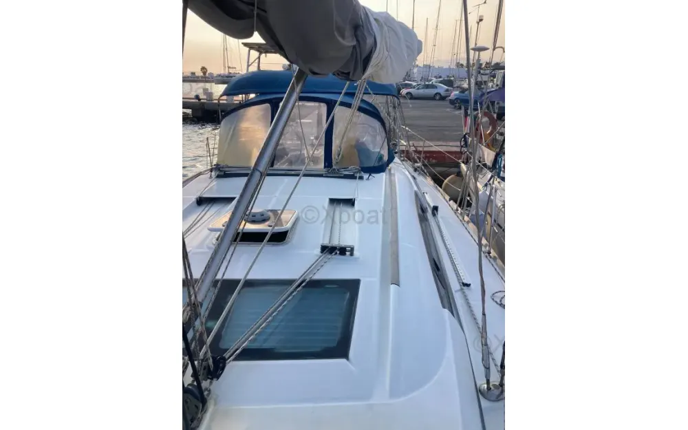 slider 1 Beneteau Oceanis 43