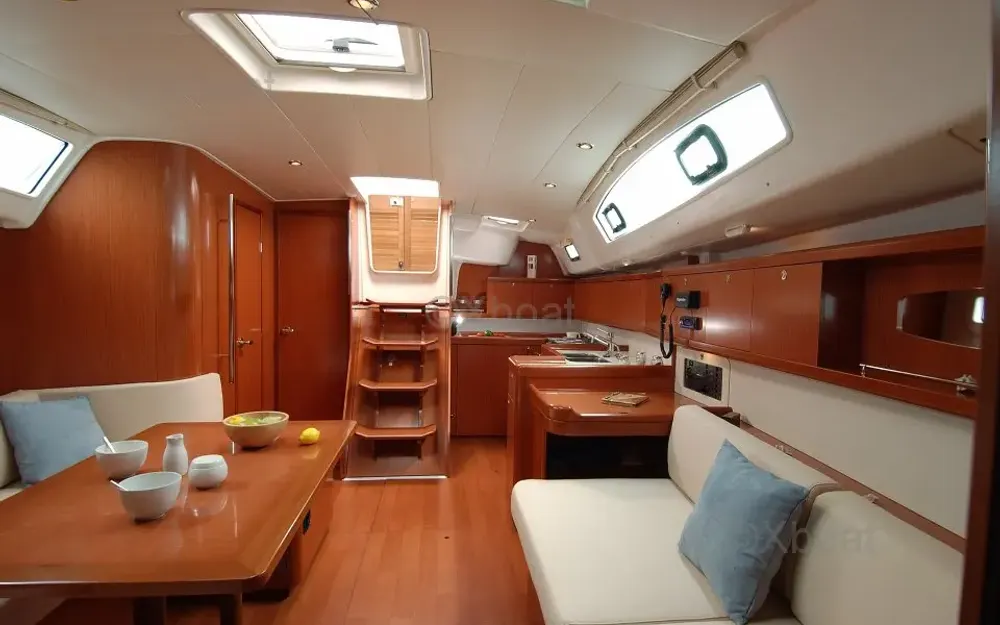 slider 6 Beneteau Oceanis 43