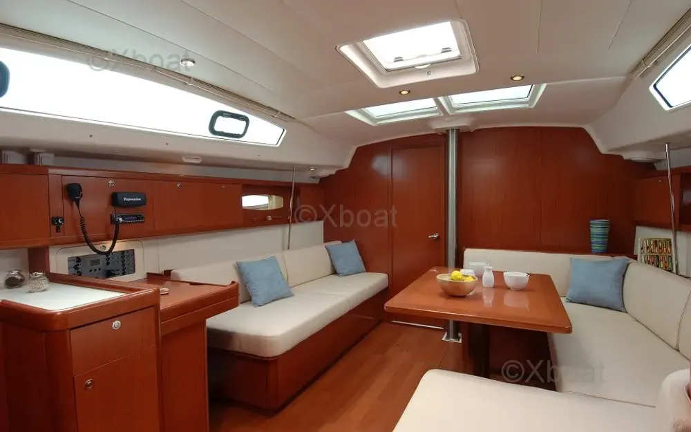 slider 7 Beneteau Oceanis 43