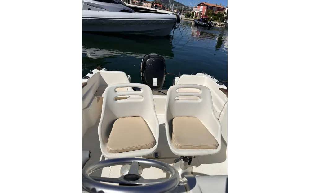 slider 3 Jeanneau Cap Camarat 545 Style