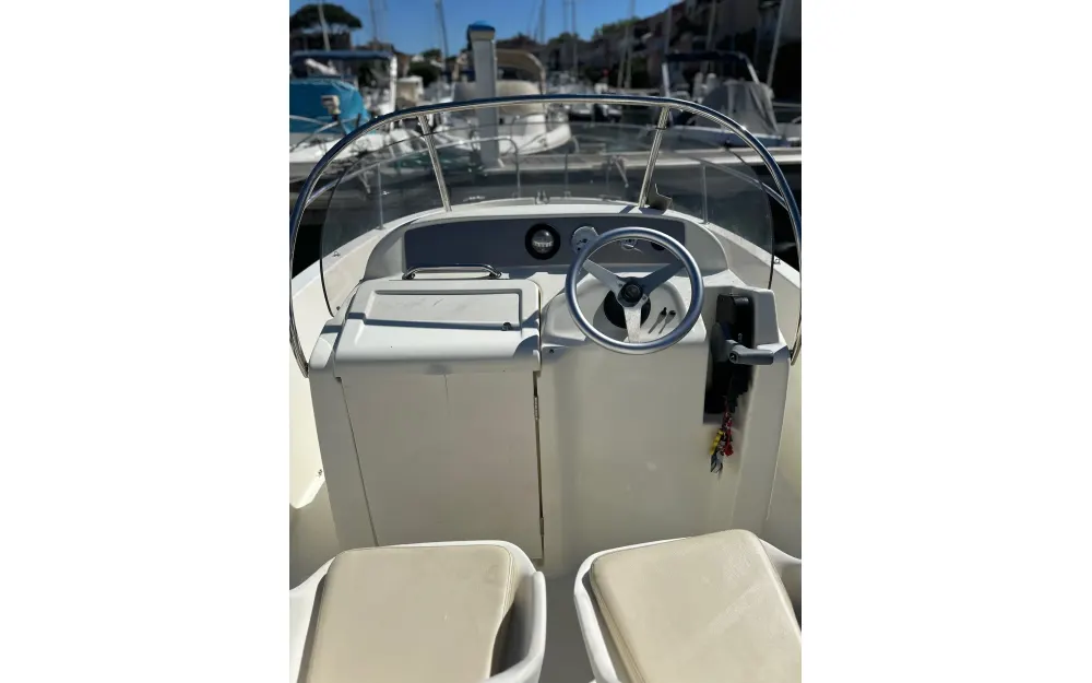 slider 4 Jeanneau Cap Camarat 545 Style