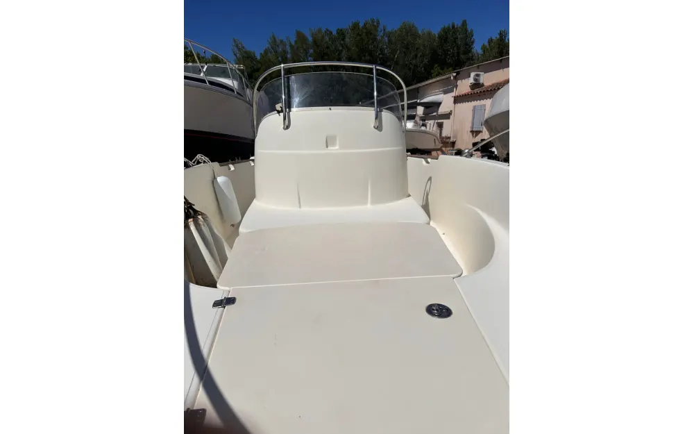 slider 5 Jeanneau Cap Camarat 545 Style