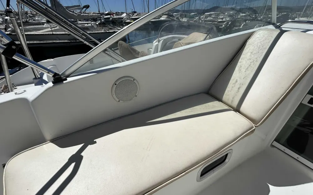 slider 9 Beneteau Antares 701