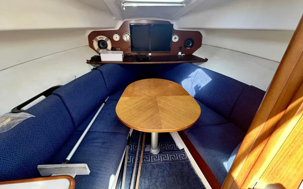 slider 1 Beneteau Antares 701