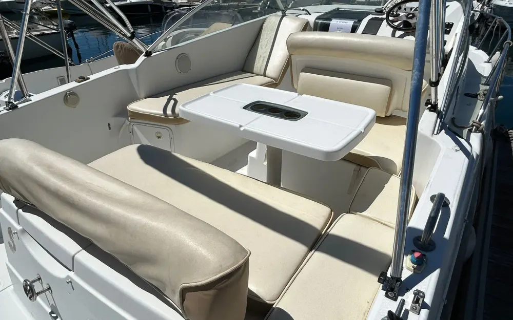 slider 2 Beneteau Antares 701