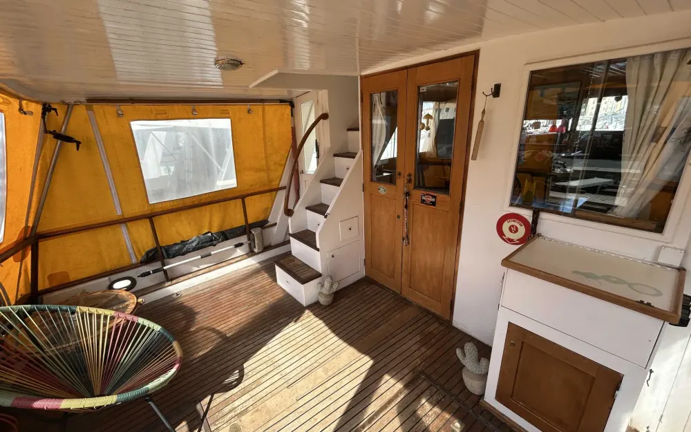 slider 16 Grand Banks  42 Europa