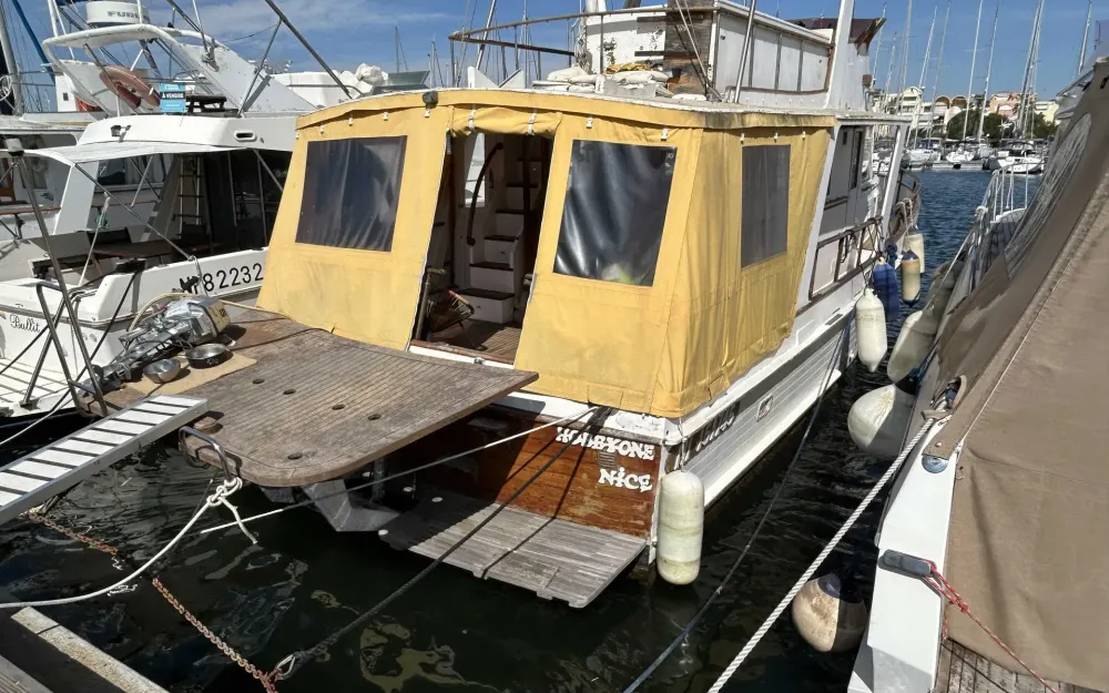 slider 18 Grand Banks  42 Europa