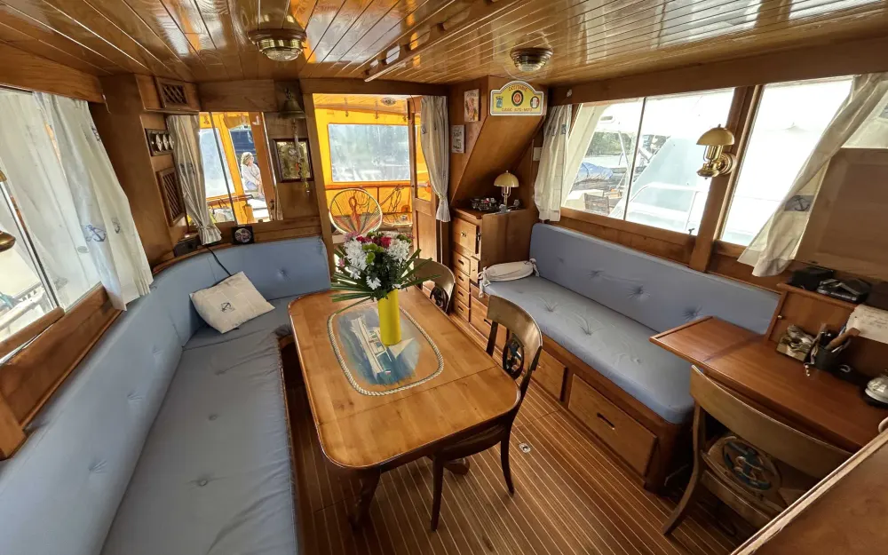 slider 3 Grand Banks  42 Europa