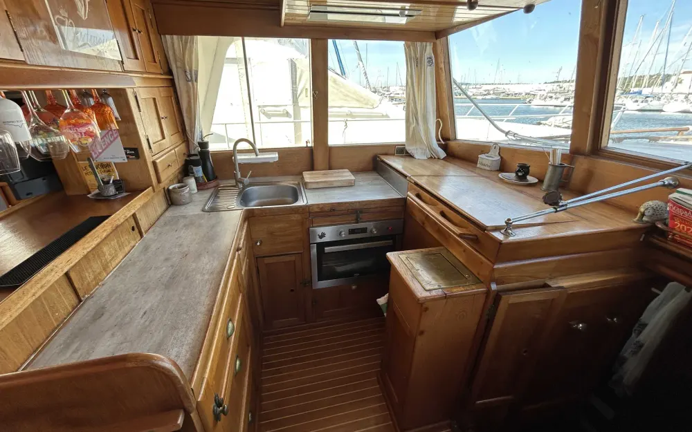 slider 4 Grand Banks  42 Europa