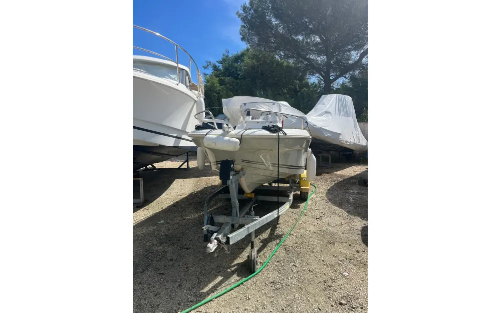 slider 19 Jeanneau Cap Camarat 4.7 CC