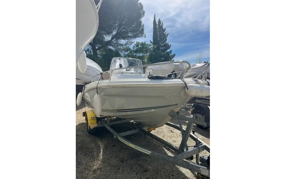 slider 4 Jeanneau Cap Camarat 4.7 CC