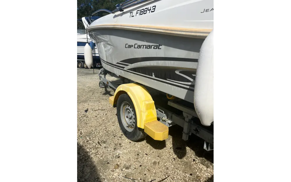 slider 21 Jeanneau Cap Camarat 4.7 CC