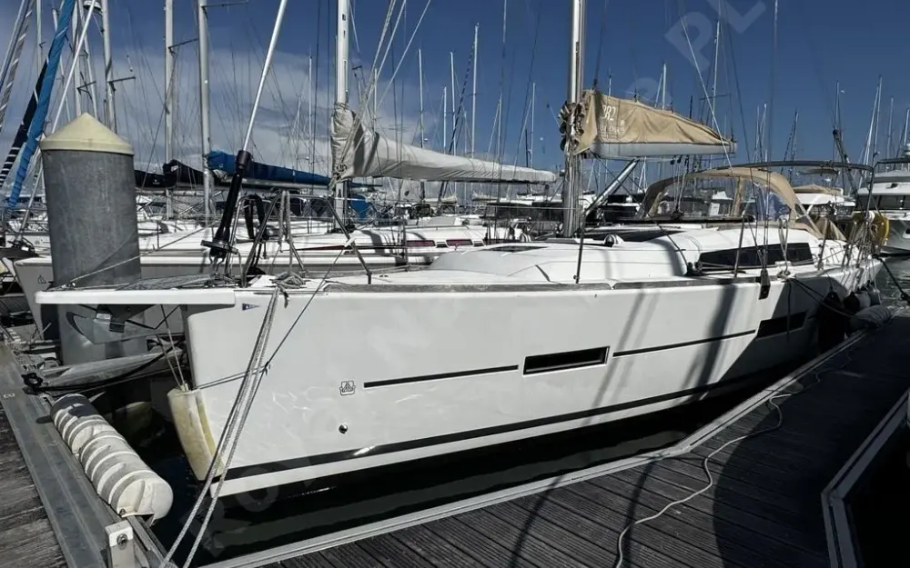 slider 0 Dufour  382 Grand Large