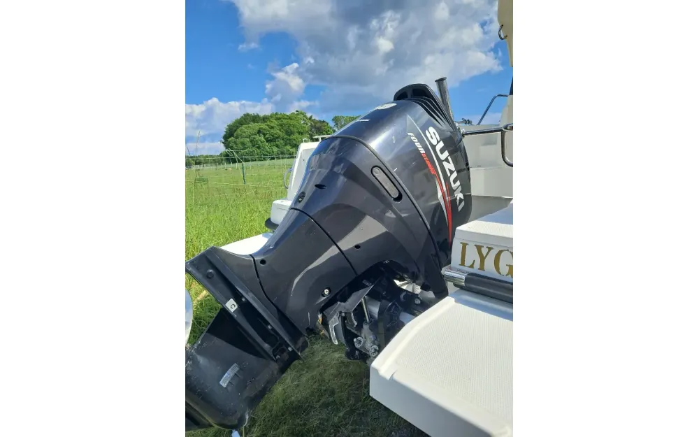 slider 1 Parker  660 Pilothouse