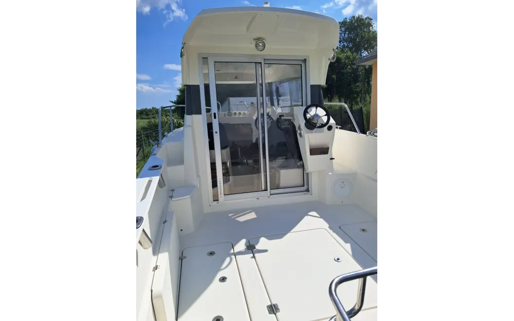 slider 2 Parker  660 Pilothouse